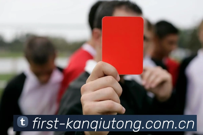 扫码下载 看球通 App